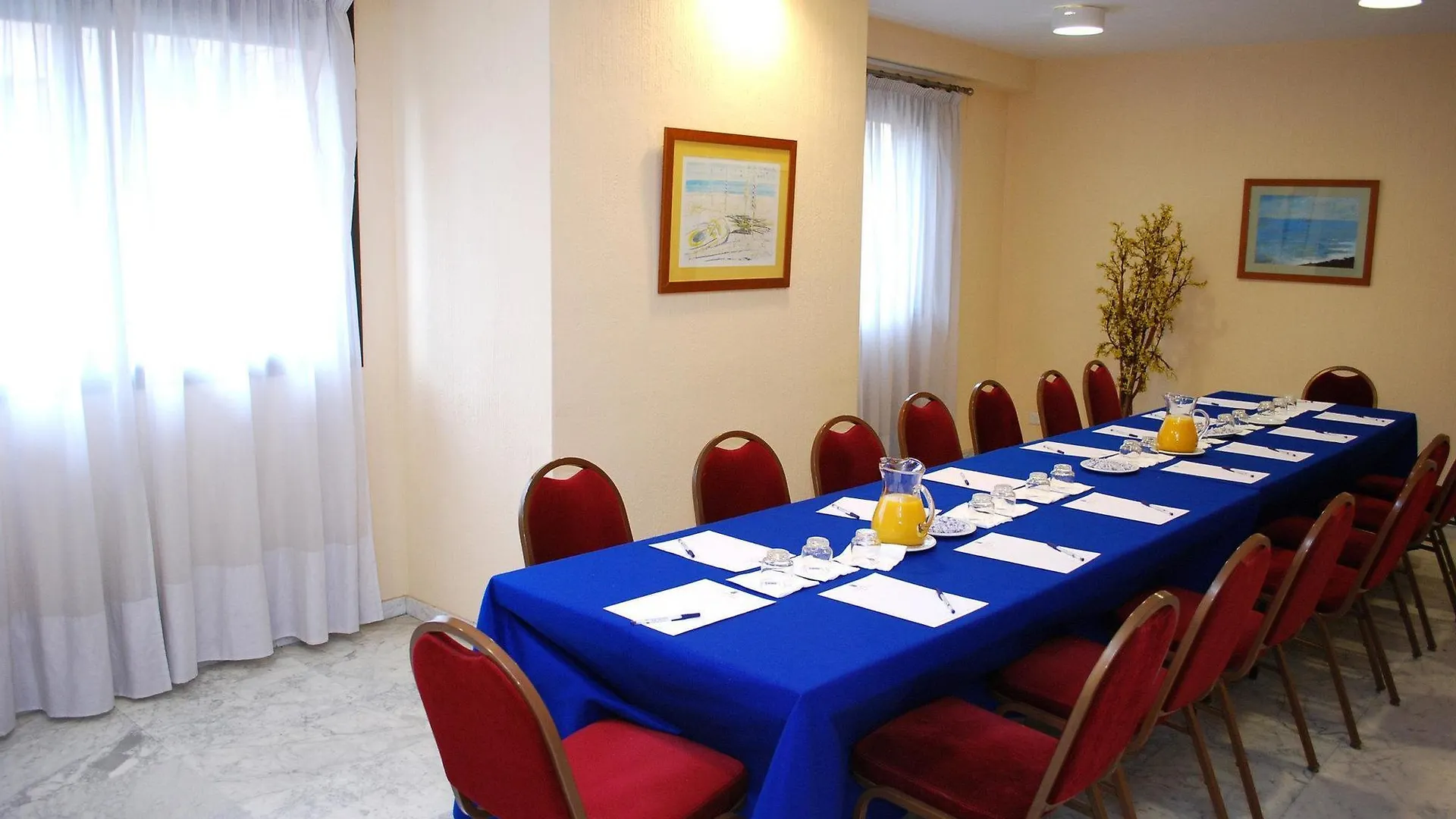 Aparthotel Convencion-Barajas مدريد إسبانيا